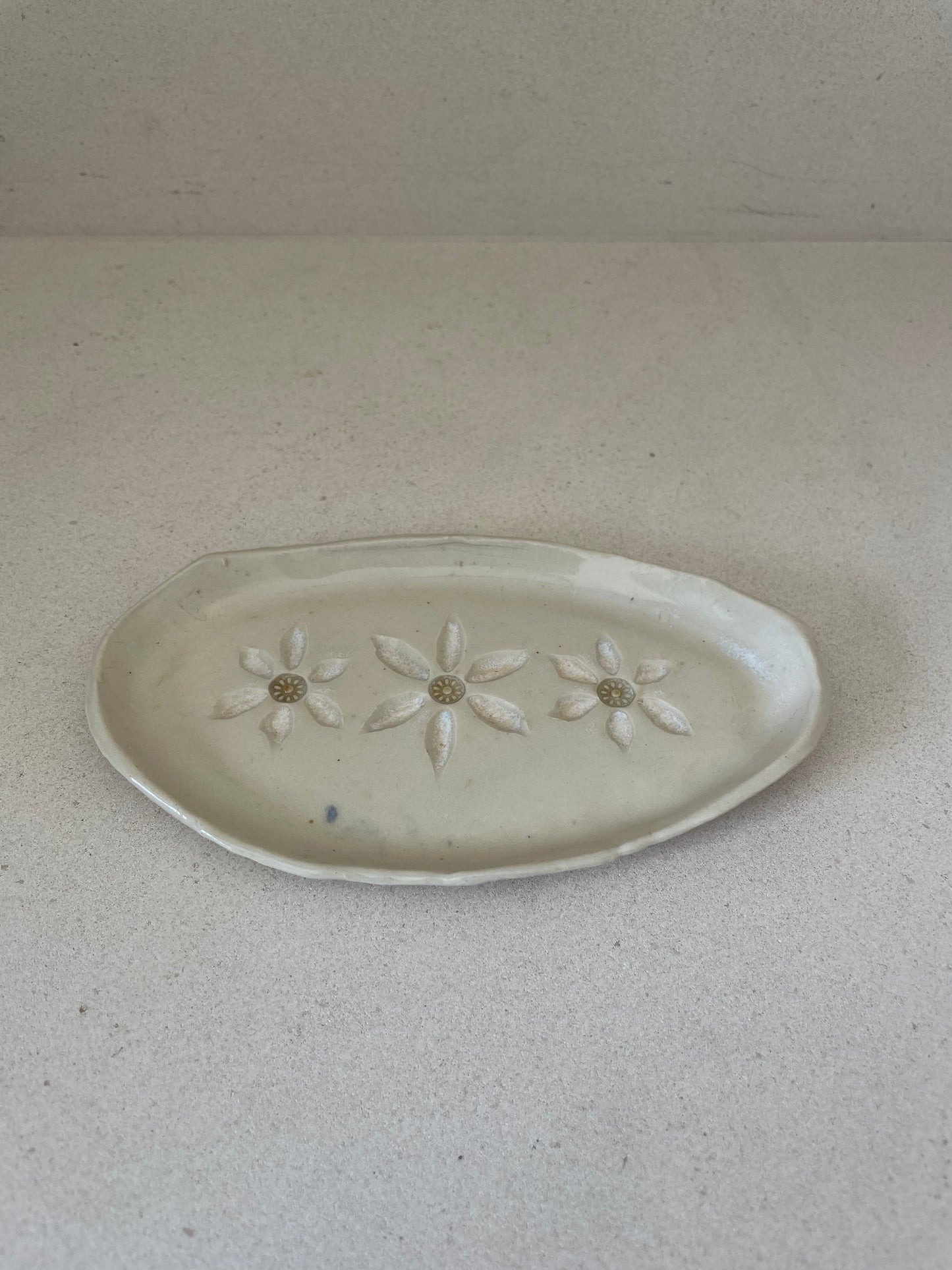 Small Daisy Soap Dish