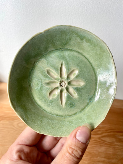 Green Daisy Dish