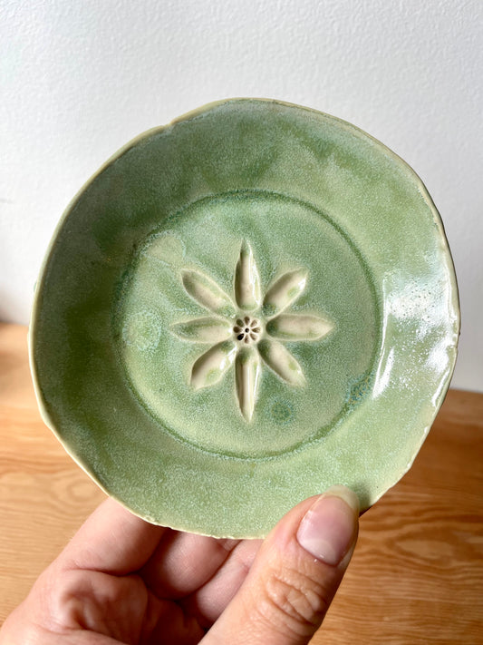 Green Daisy Dish
